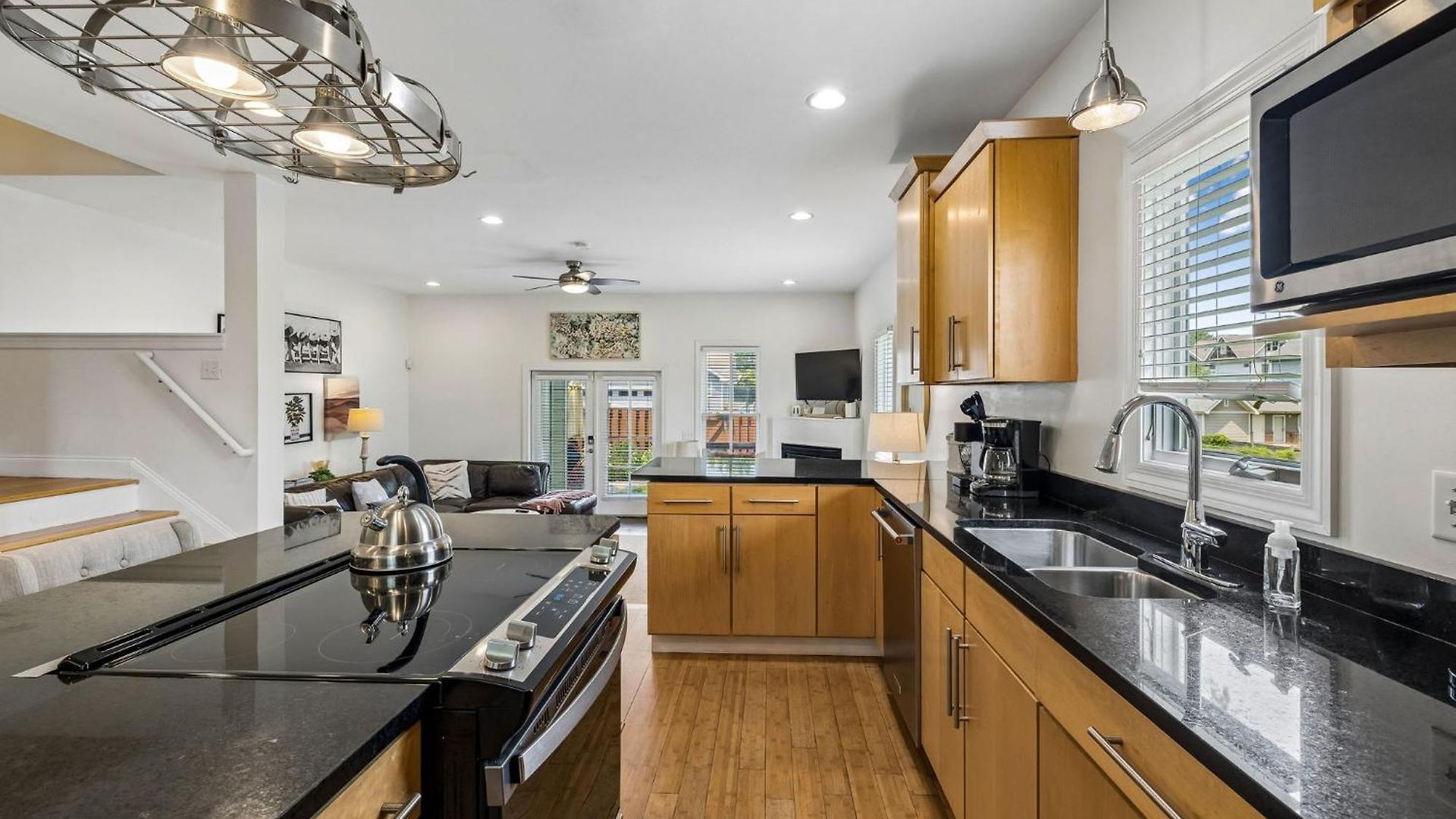 Spacious Townhouse W Exclusive Backyard Holiday home Nashville