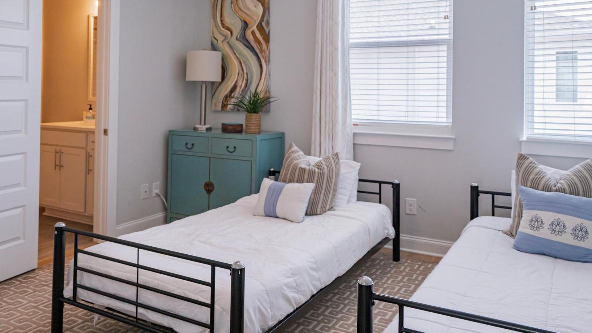 Holiday home Beautiful Modern Townhome In For Groups & Families