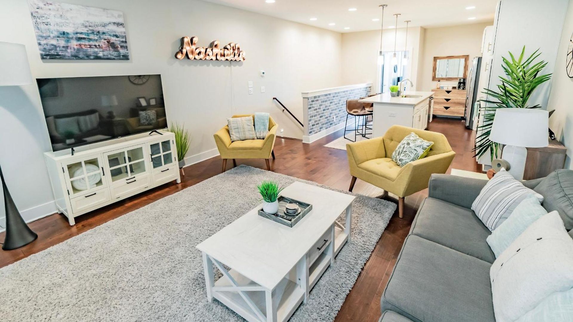 Modern Skyline-view Townhome For Groups Up To 8 *