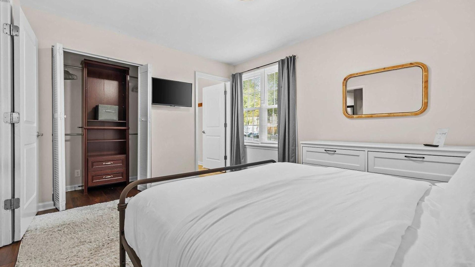 Area 3br With Yard And Workspace Holiday home