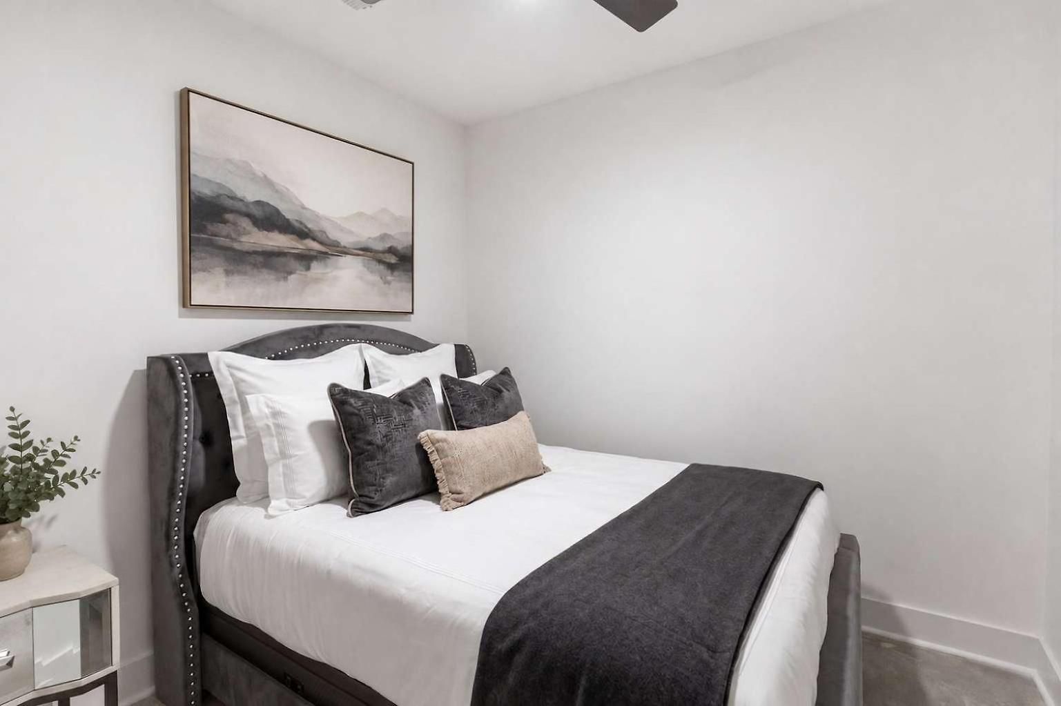 2 Ultra Lux Homes Sleeps 24 Hot Tub & Rooftops Holiday home Nashville