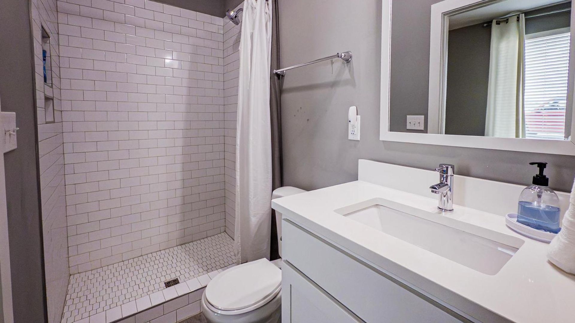 Beautiful Modern Townhome In For Groups & Families Holiday home