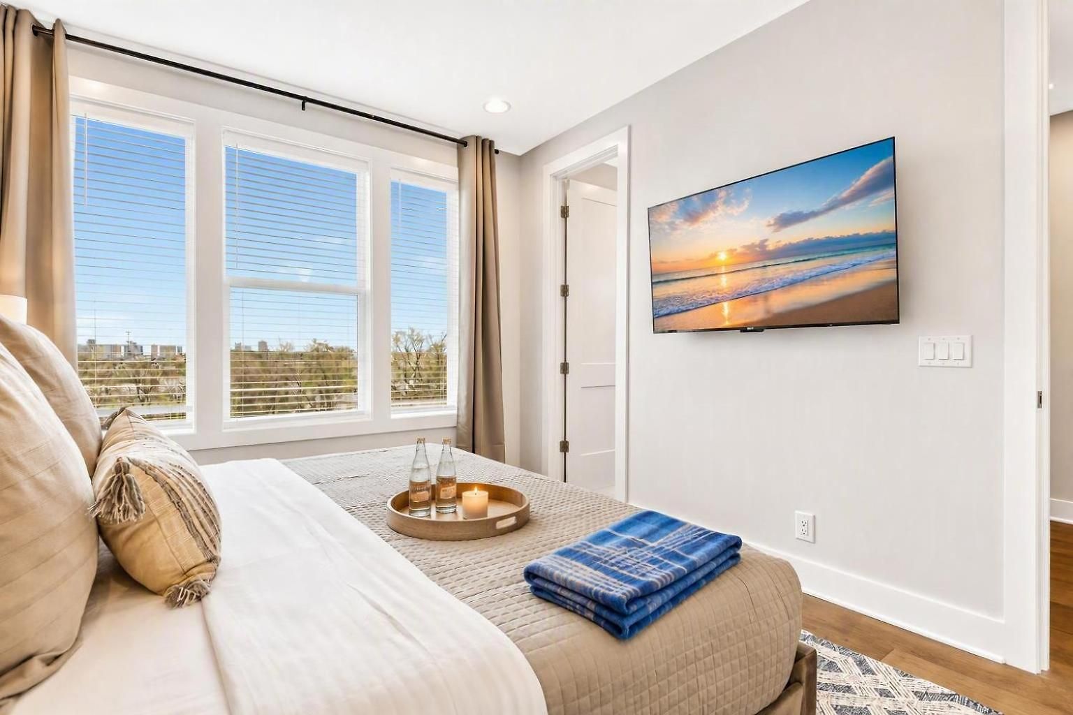 Rooftop Deck Townhome Sleeps 12 Near Geodis Park Holiday home Nashville