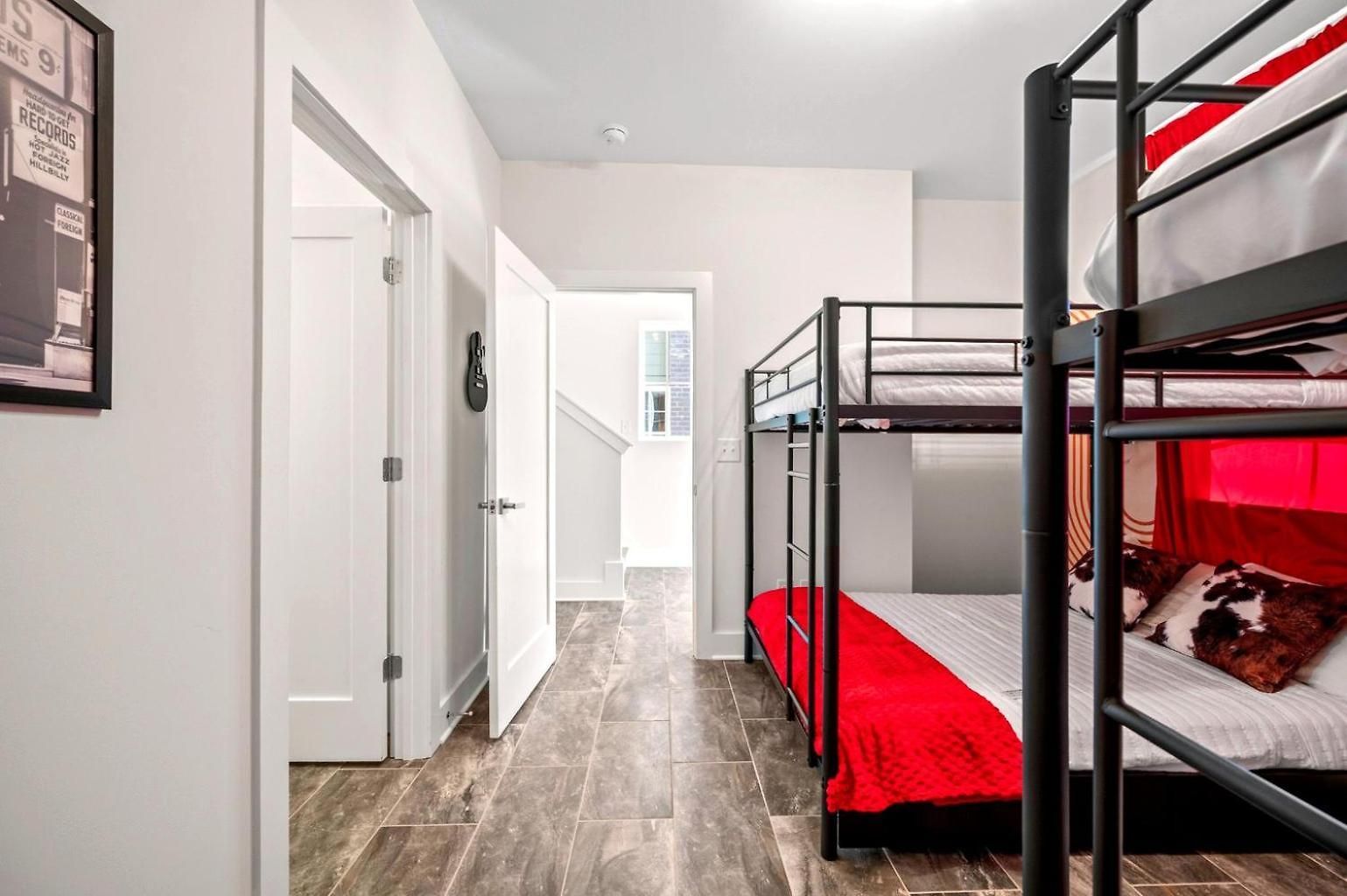 Homestay The Encore - Rooftop Hot Tubgame Roomsleeps 12 *