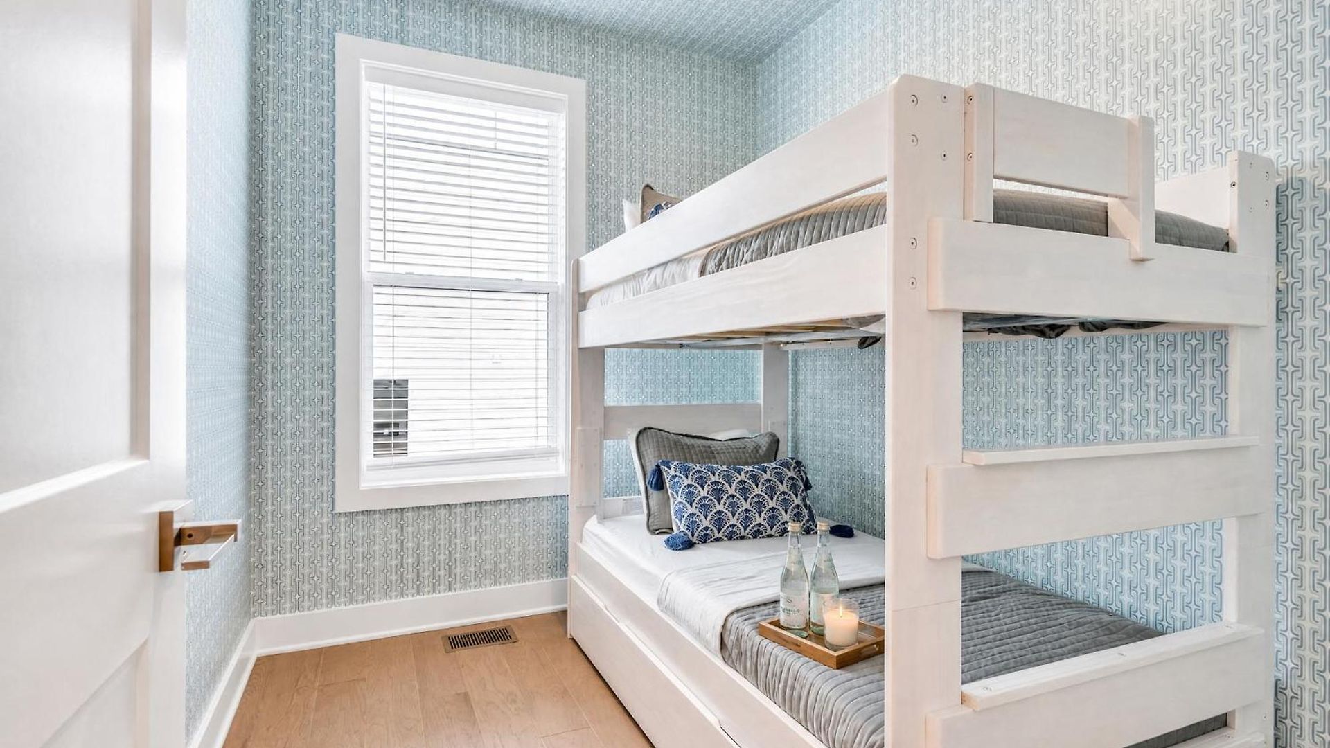 Pet-friendly House Sleeps 12 Near Geodis Park *