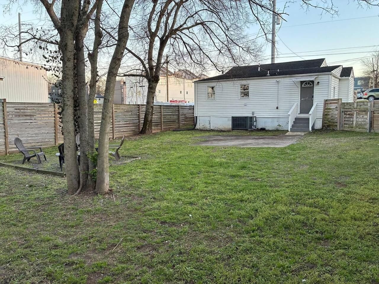 1947 Rustic Farmhouse. East Nash. Mins To Broadway