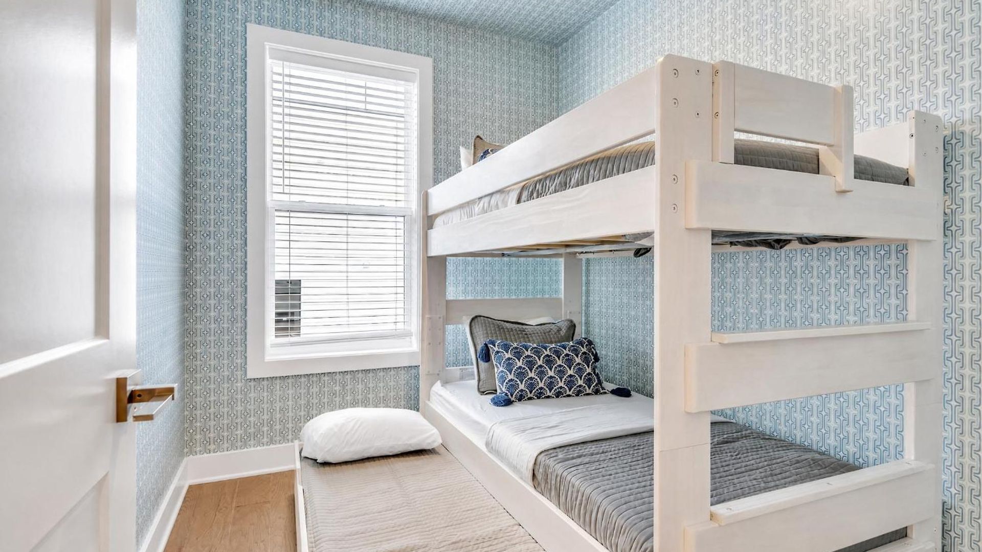 Pet-friendly House Sleeps 12 Near Geodis Park Holiday home Nashville