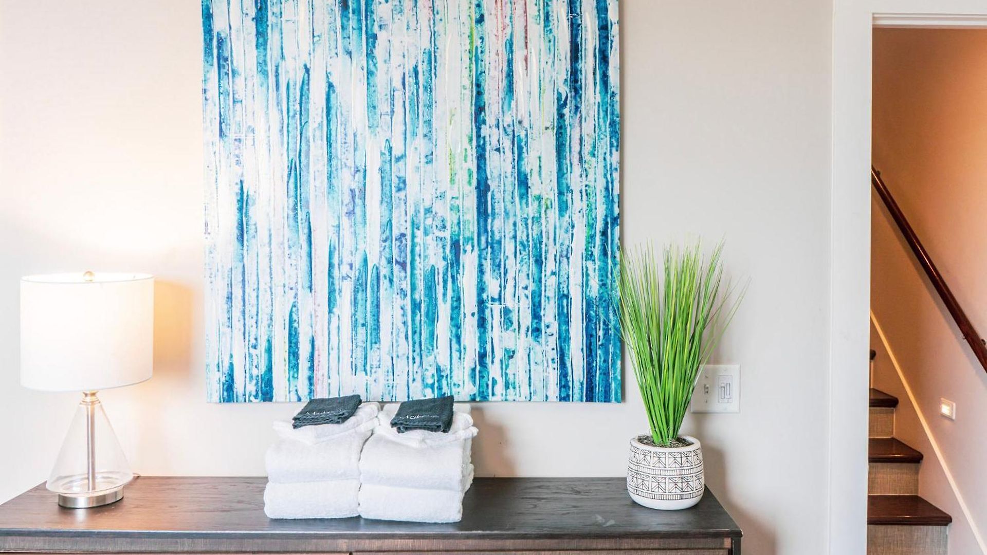 Modern Skyline-view Townhome For Groups Up To 8 Holiday home