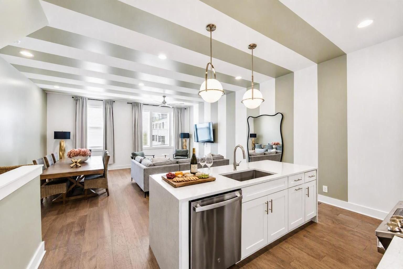 Holiday home 2 Rooftop Homes - Sleeps 24 - Near Geodis Park Nashville