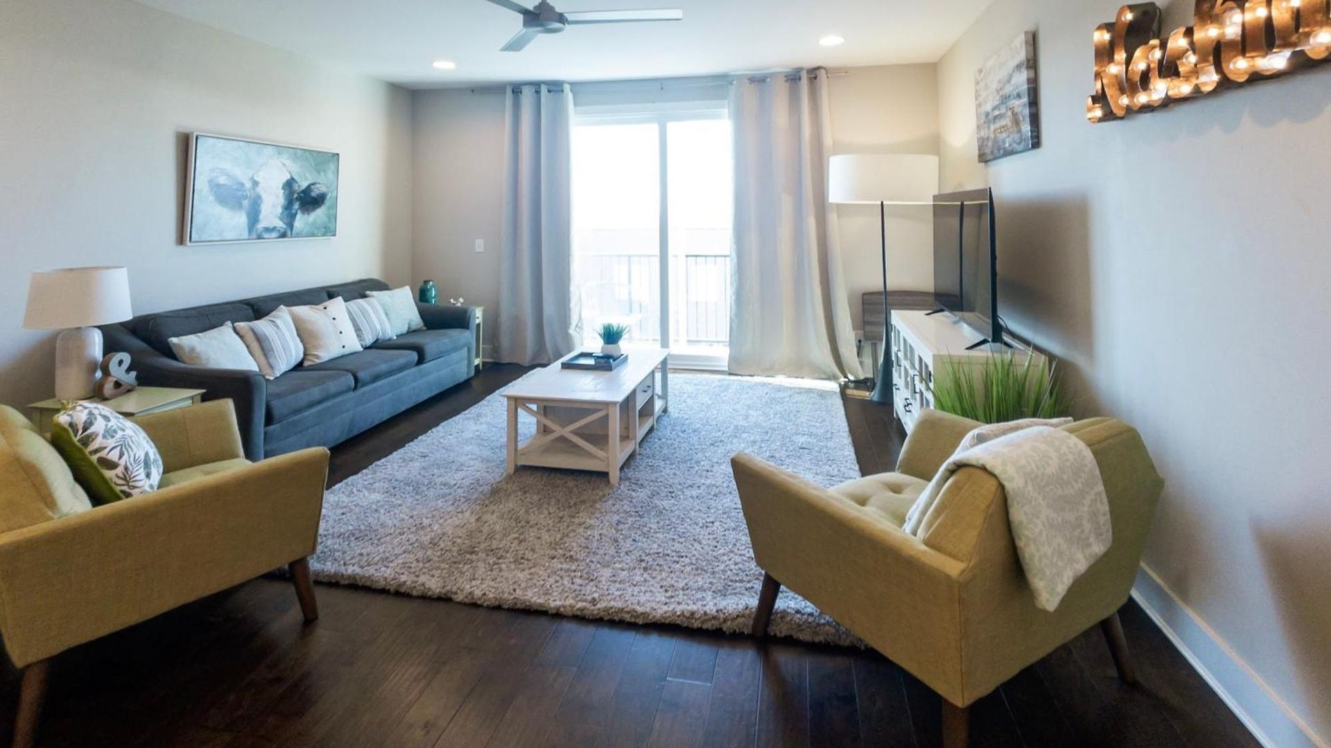 Holiday home Modern Skyline-view Townhome For Groups Up To 8