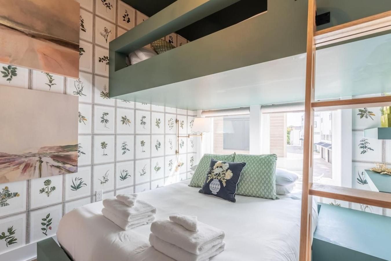 Luxury Downtown Views - Rooftop - Hot Tub - Garage Holiday home Nashville
