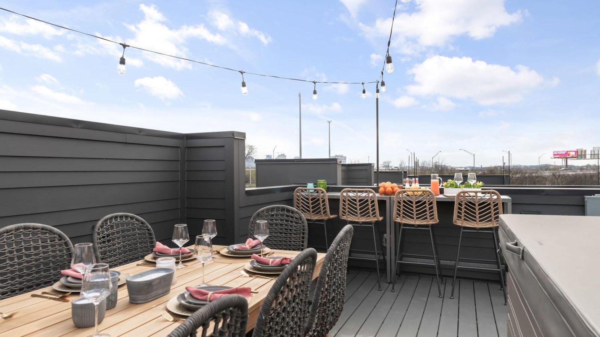 The Hubb House - Relaxing Rooftop Hot Tub * Nashville