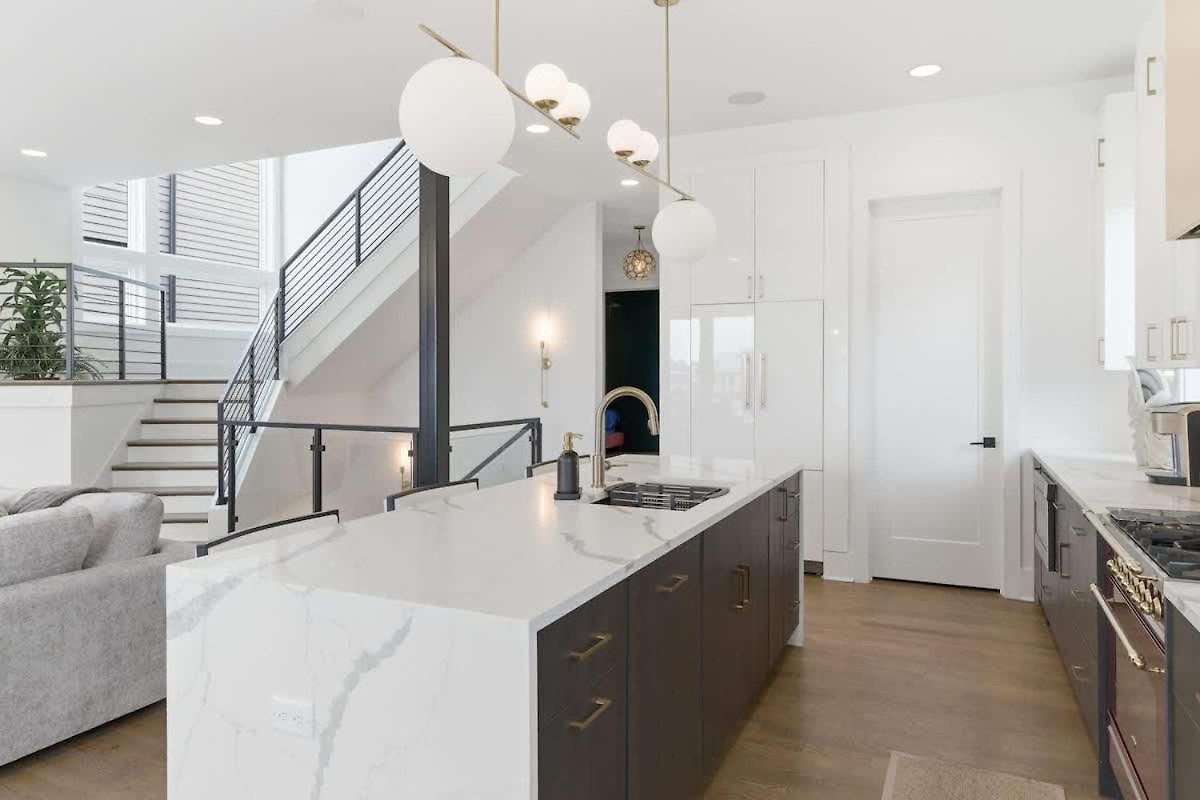 2 Ultra Lux Homes Sleeps 24 Hot Tub & Rooftops *