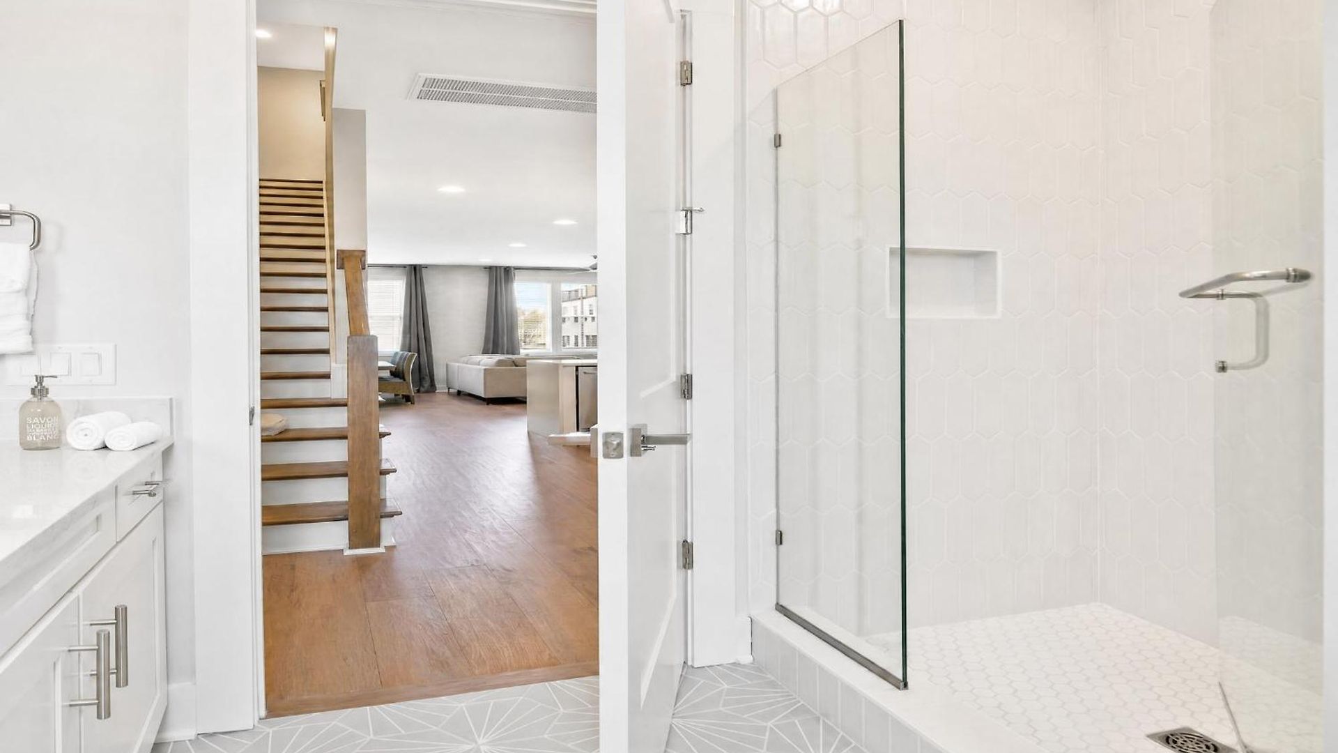 Rooftop Deck Townhome Sleeps 12 Near Geodis Park Holiday home *