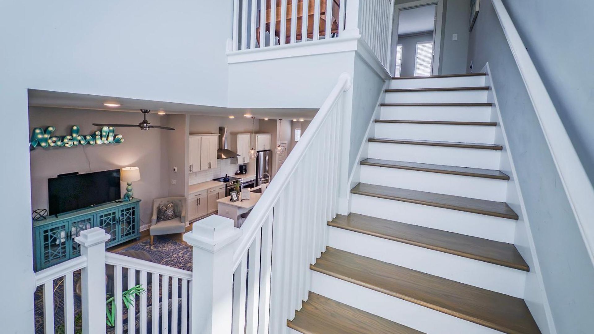 Beautiful Modern Townhome In For Groups & Families *
