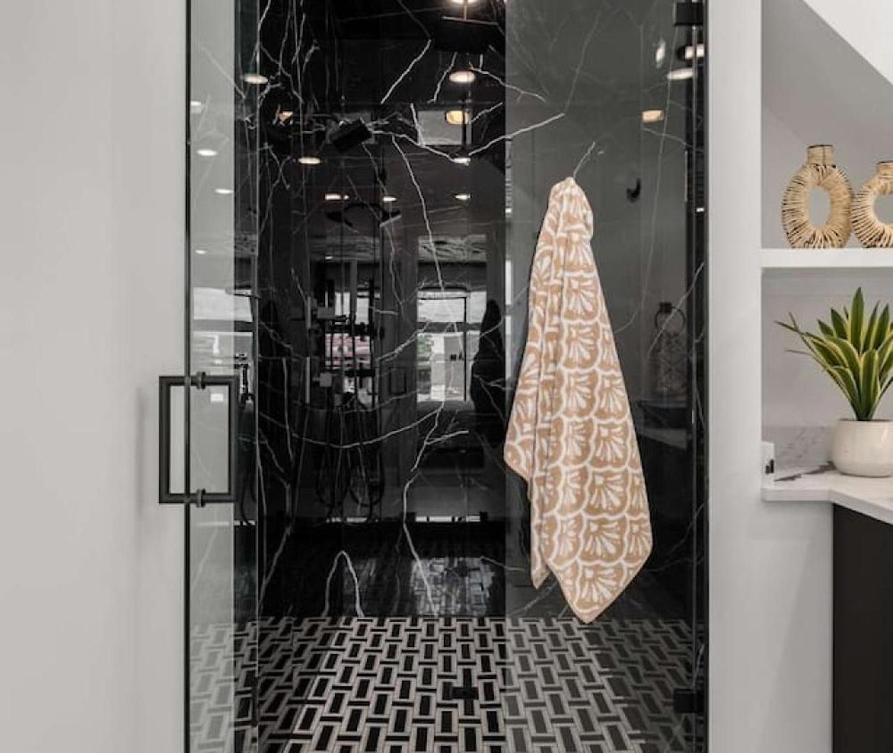 Luxury Living At Velvet And Vinyl Rooftop 6 Beds *