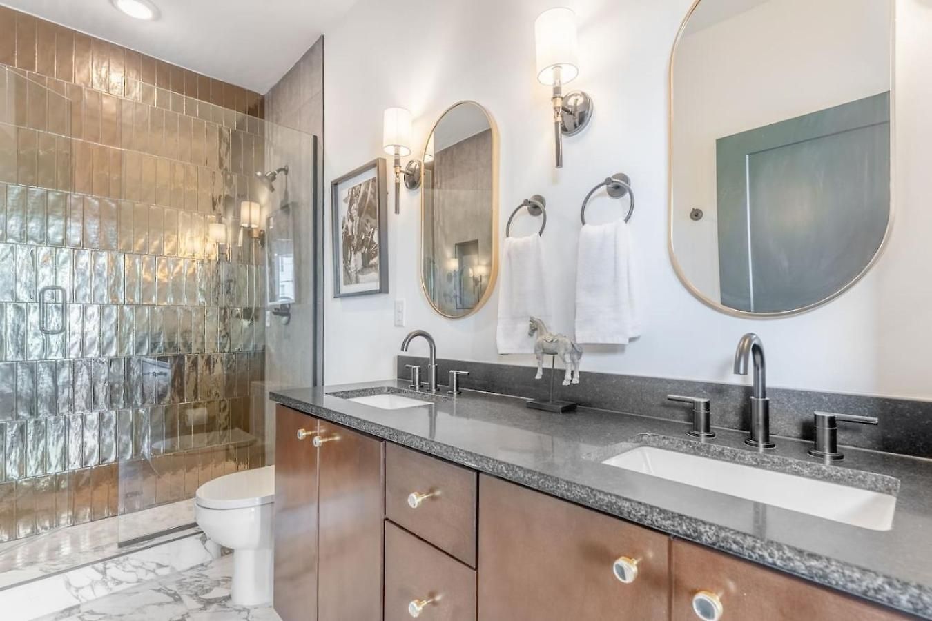 Luxury Downtown Views - Rooftop - Hot Tub - Garage *