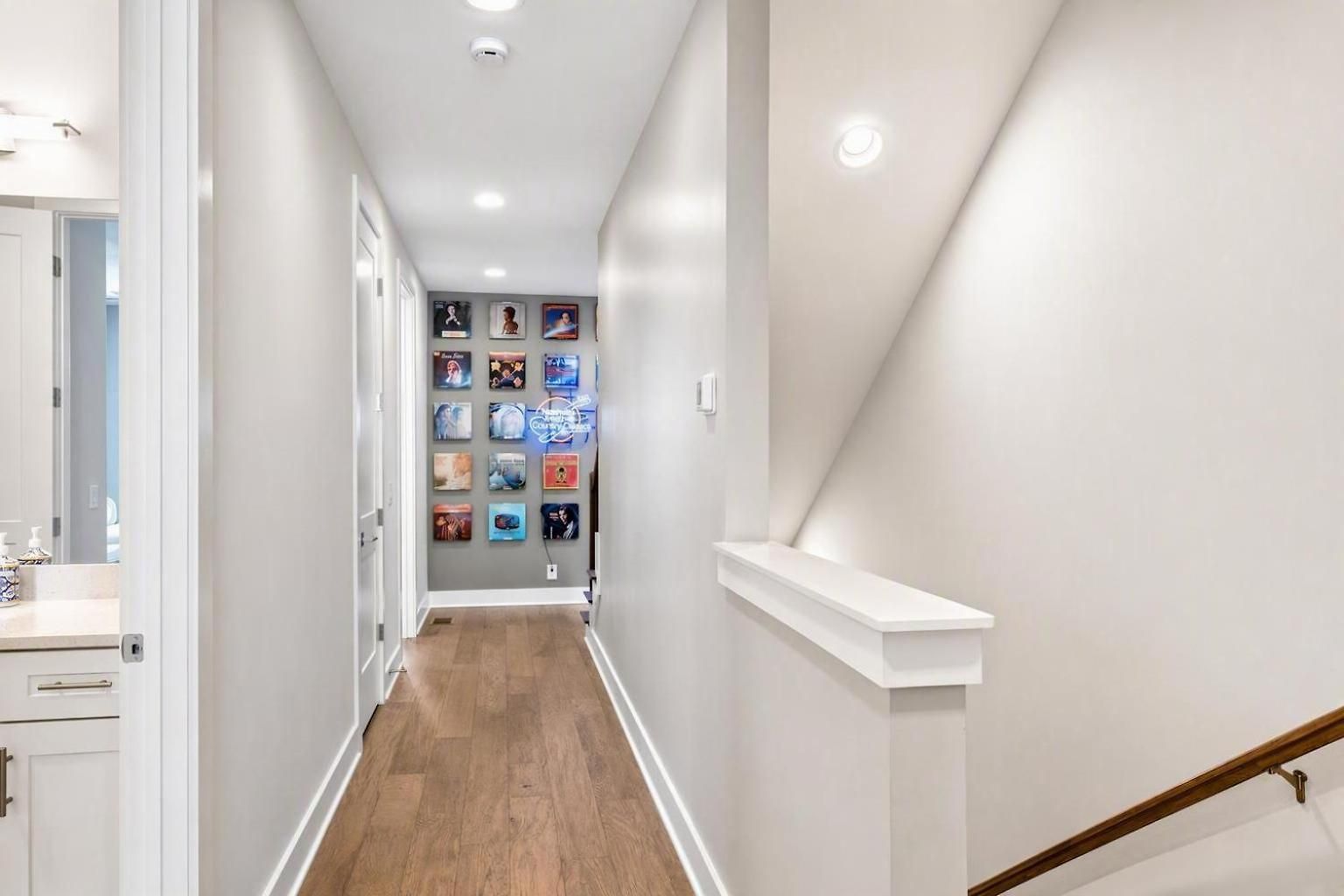 Rooftop Deck Townhome Sleeps 12 Near Geodis Park Holiday home Nashville