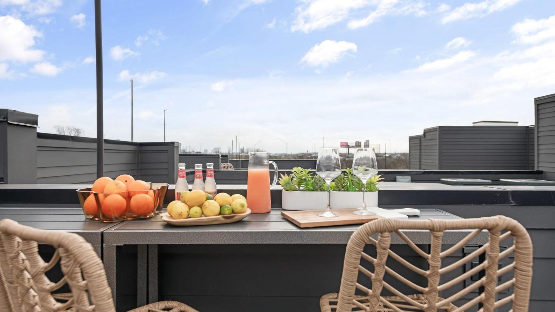 The Hubb House - Relaxing Rooftop Hot Tub Holiday home Nashville