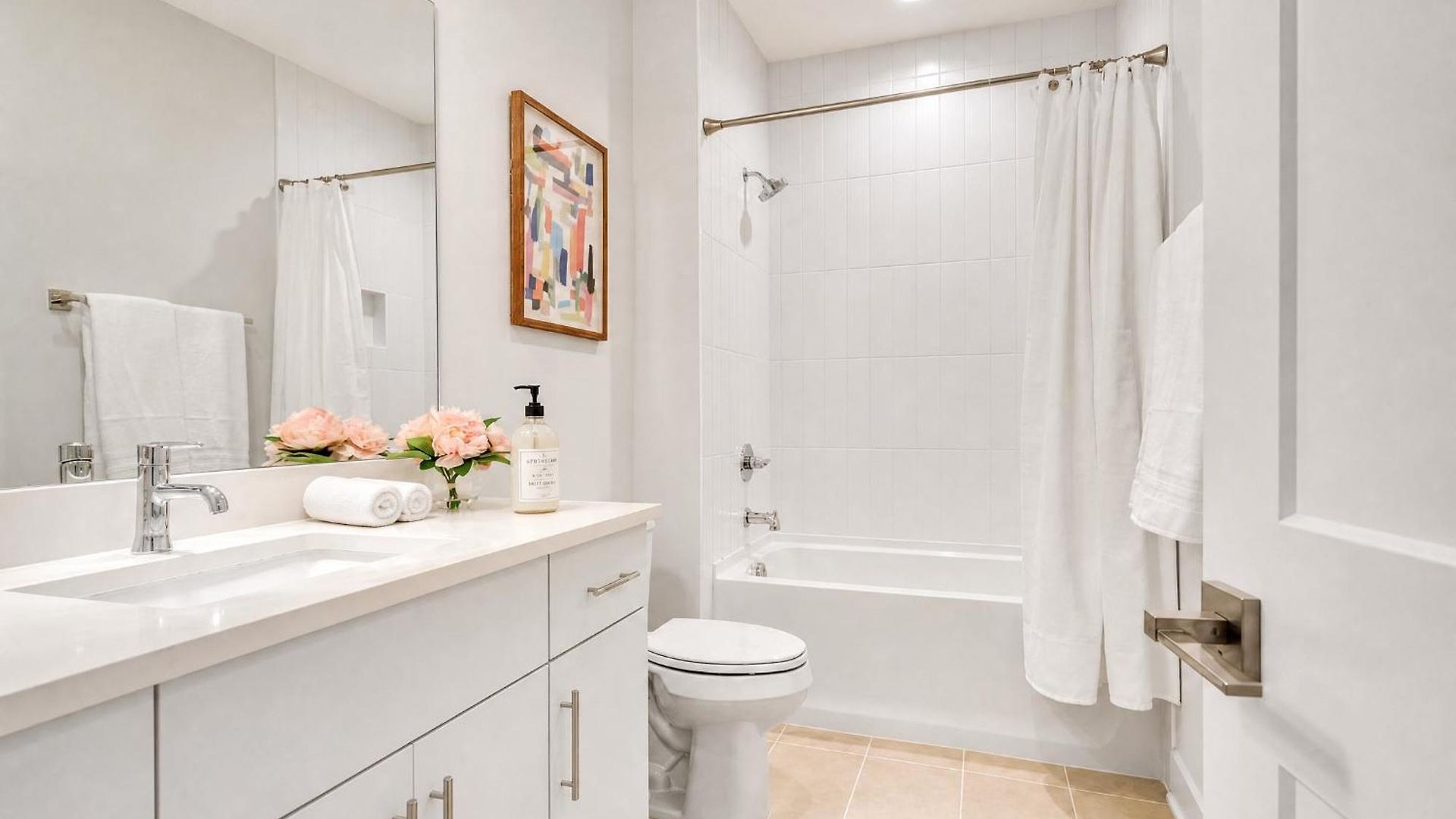 Pet-friendly House Sleeps 12 Near Geodis Park Nashville