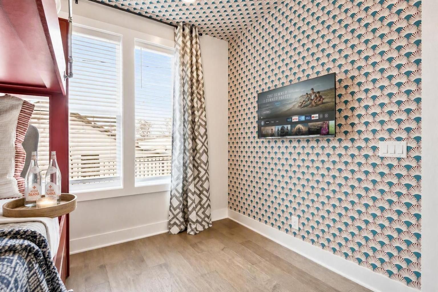 Holiday home 2 Rooftop Homes - Sleeps 24 - Near Geodis Park *