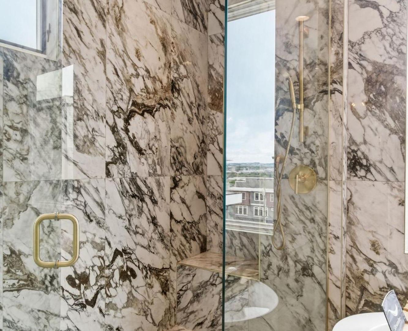 Elevated Luxury Skyline Views Near Broadway Holiday home Nashville