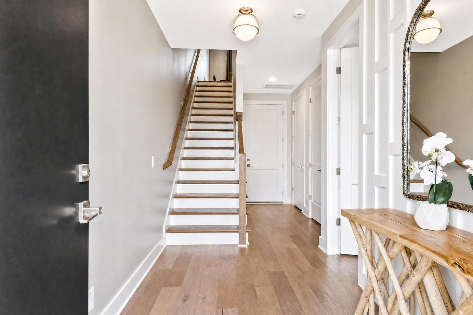 Holiday home Rooftop Deck Townhome Sleeps 12 Near Geodis Park