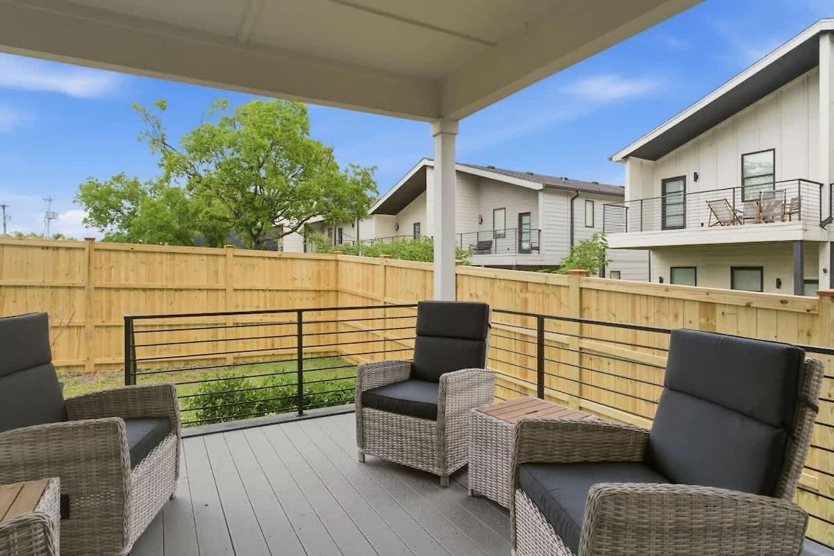 2 Ultra Lux Homes Sleeps 24 Hot Tub & Rooftops