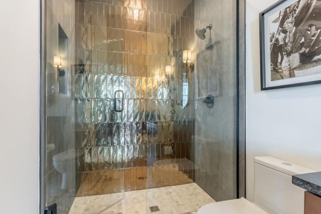 Luxury Downtown Views - Rooftop - Hot Tub - Garage Holiday home *