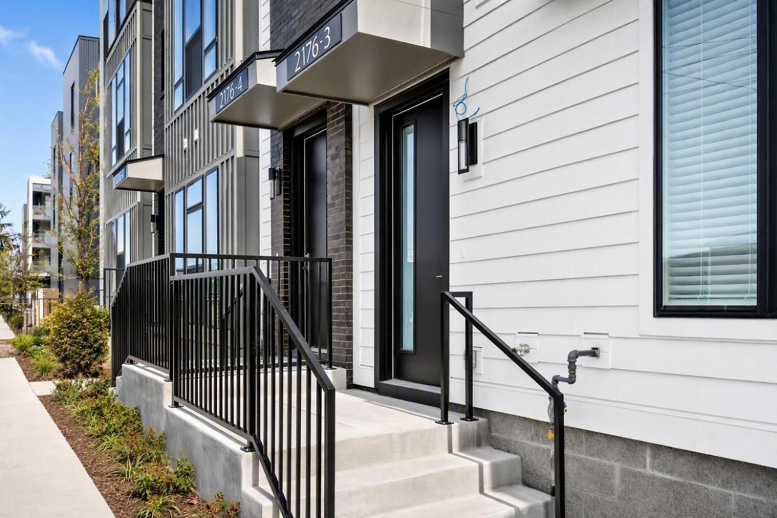 Rooftop Deck Townhome Sleeps 12 Near Geodis Park Holiday home