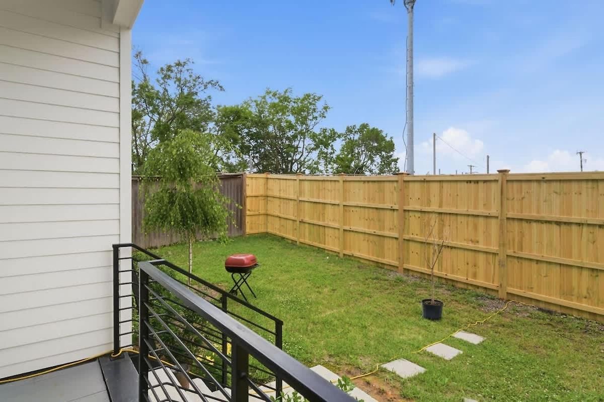 2 Ultra Lux Homes Sleeps 24 Hot Tub & Rooftops *