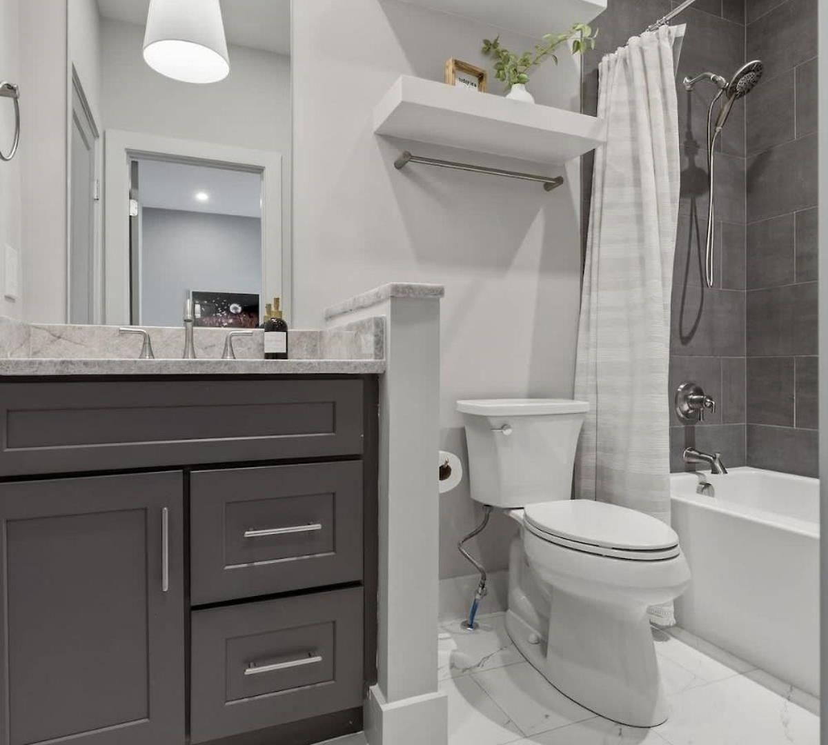 Walk To Germantown Game Minutes To Broadway Holiday home