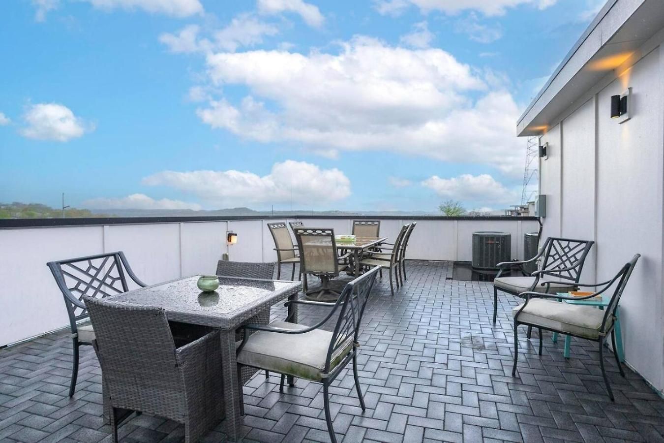 Downtown Modern, Rooftop Patio, Vanderbilt, 8 Beds *