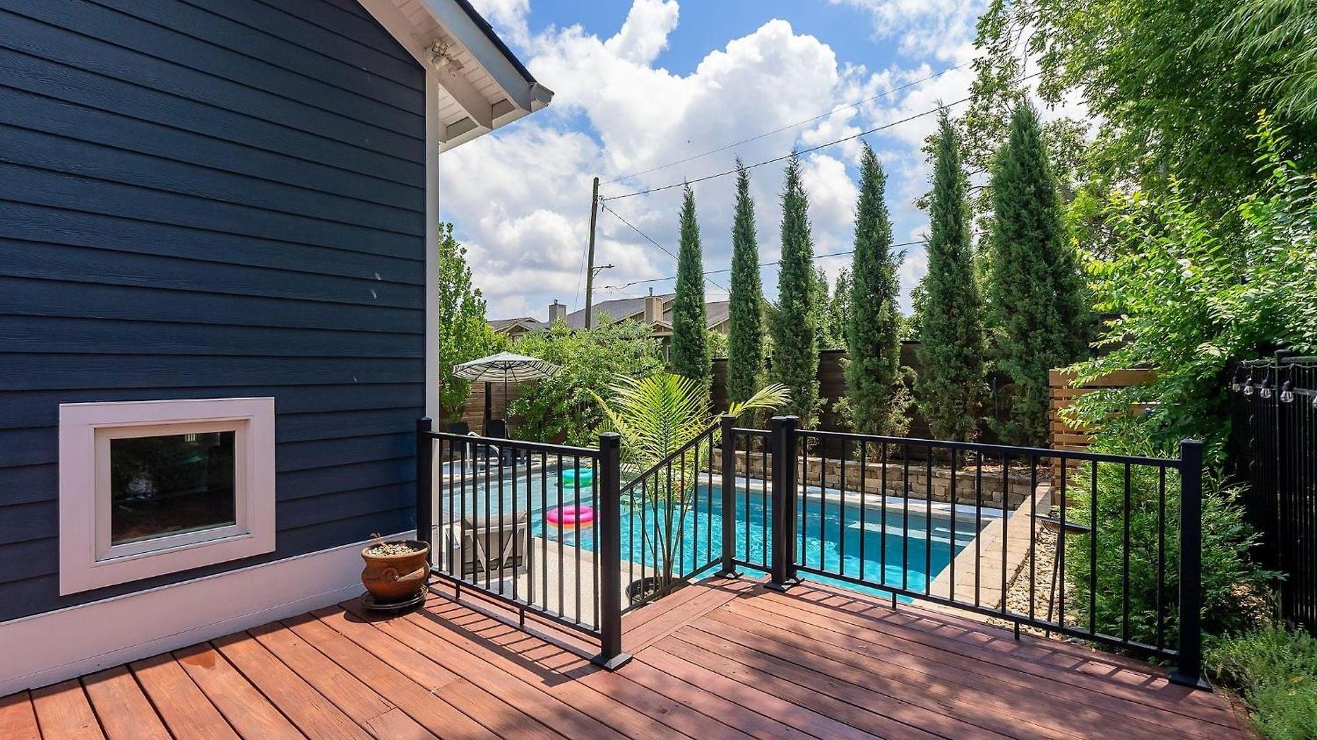 The Magnolia House *