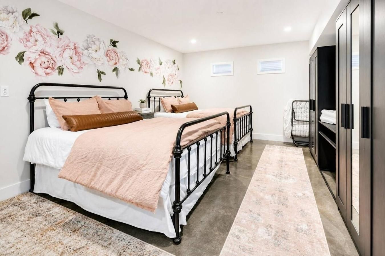 Funk House. Mins To Broadway. Parking * Nashville