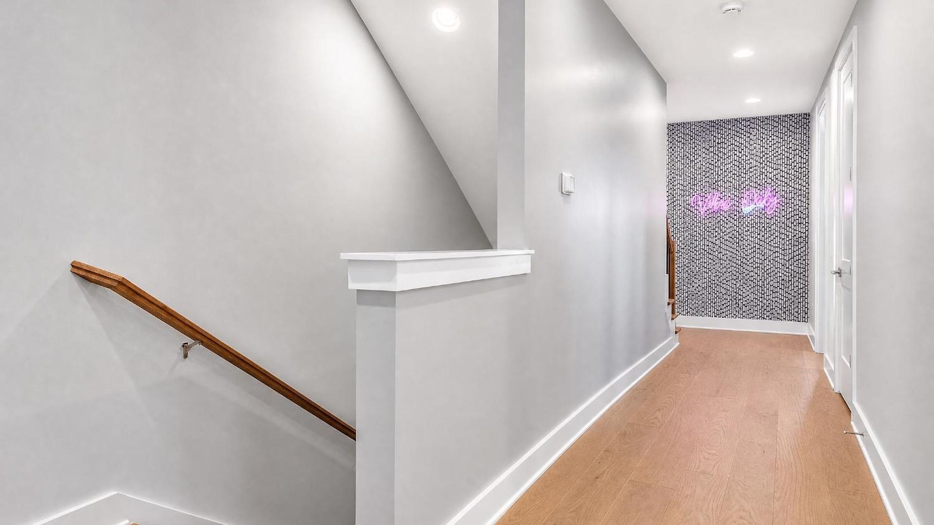 Pet-friendly House Sleeps 12 Near Geodis Park Holiday home