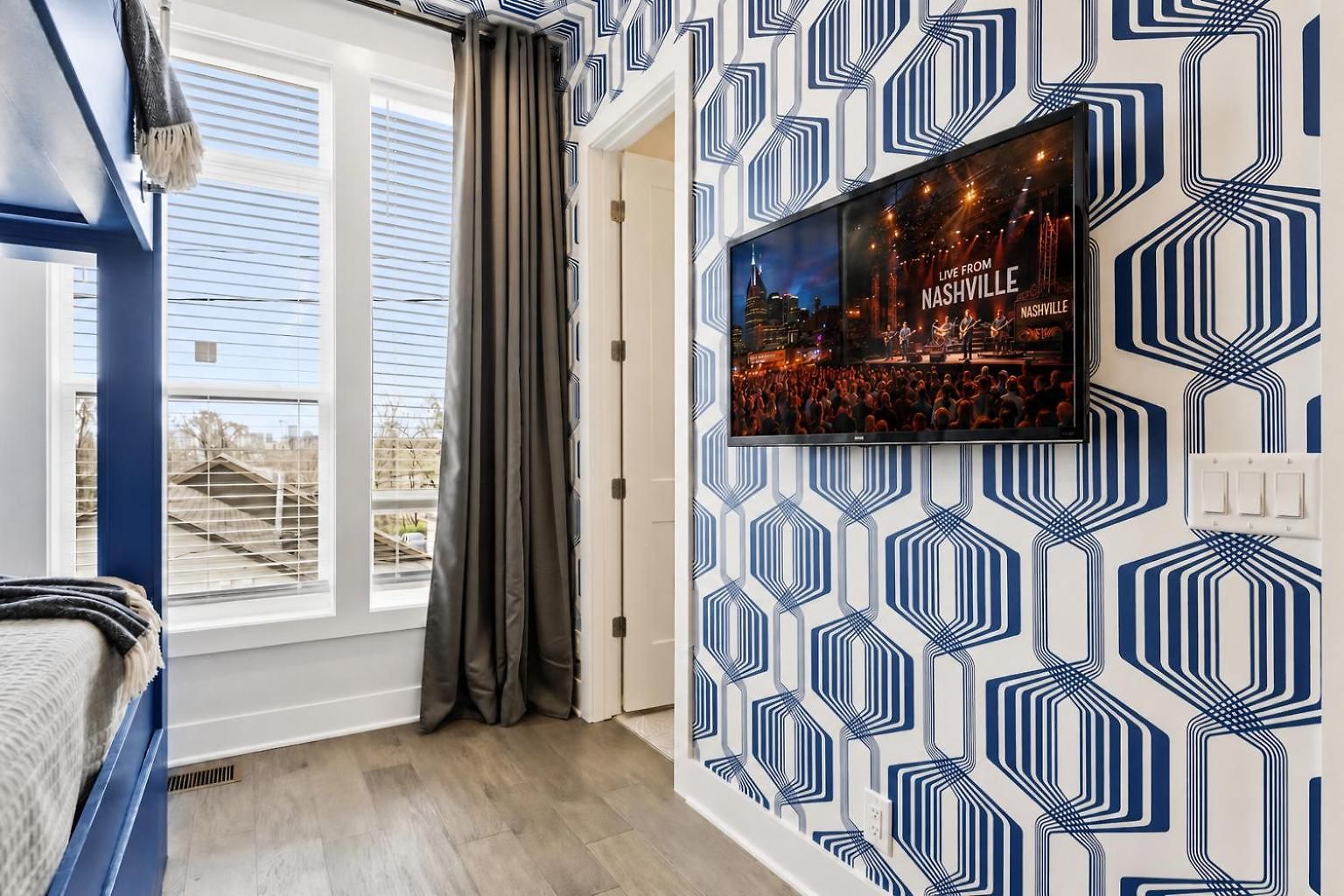 Holiday home 2 Rooftop Homes - Sleeps 24 - Near Geodis Park