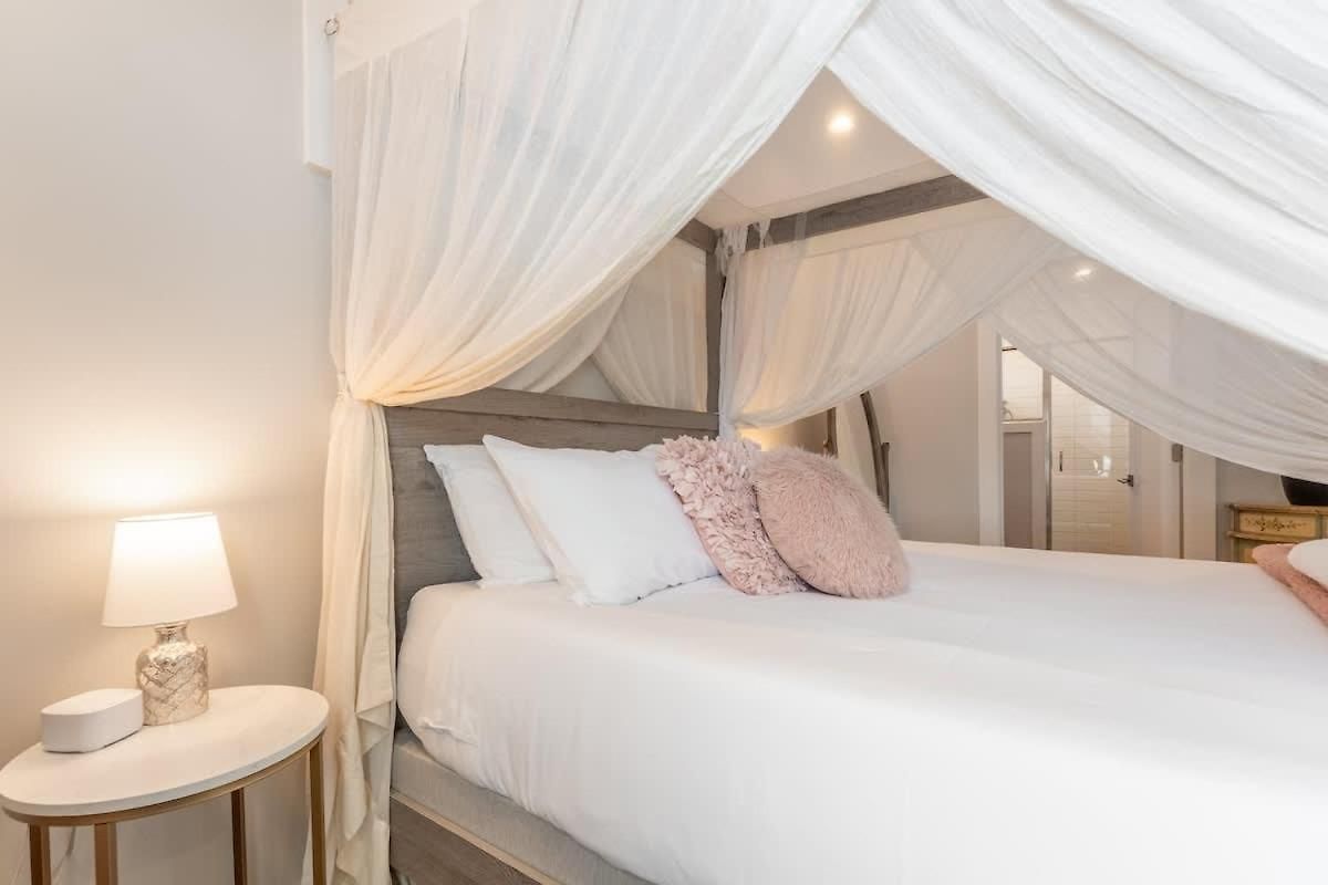 4br East - Walk To Bars & Restaurants Holiday home