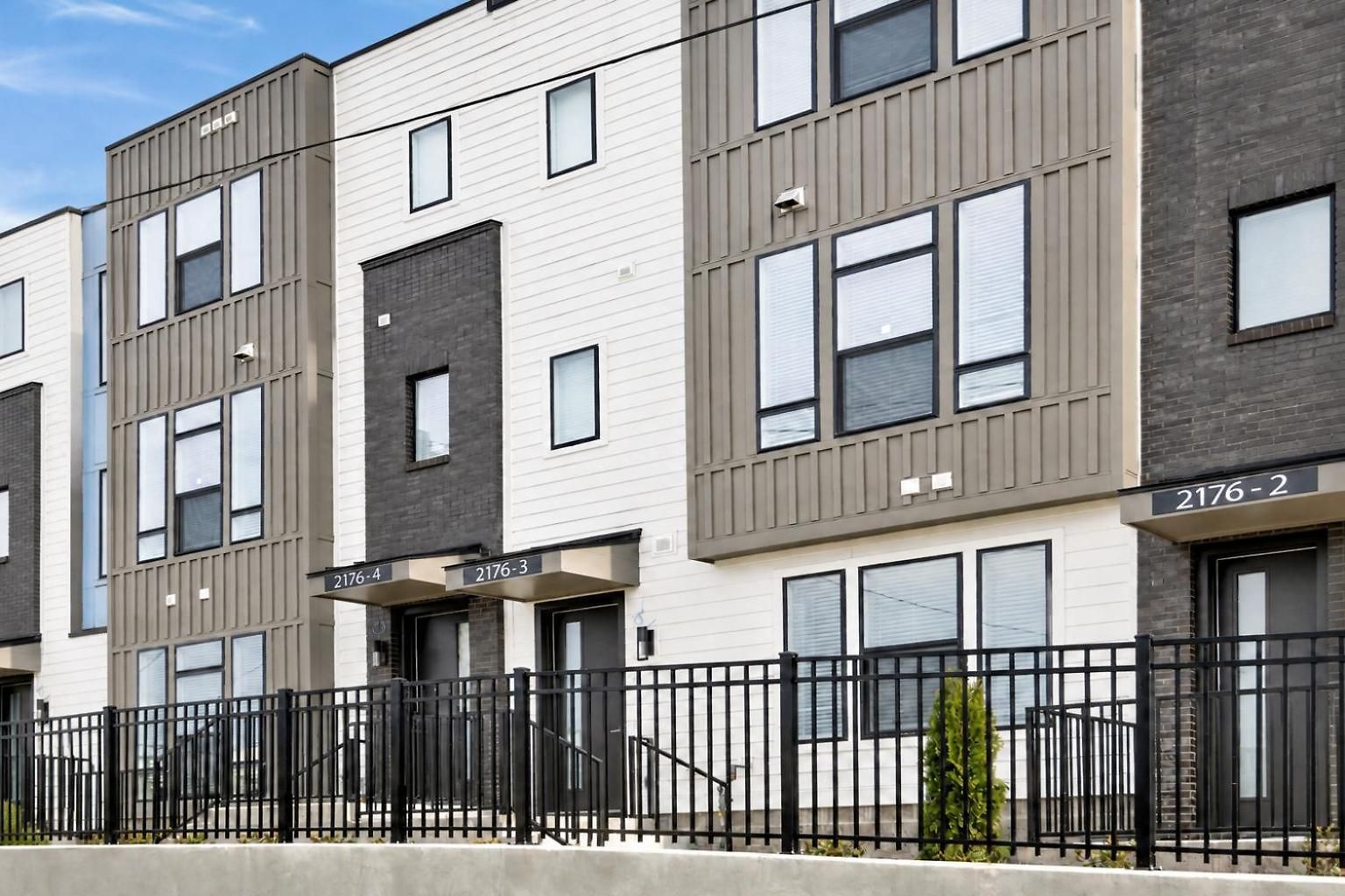 Rooftop Deck Townhome Sleeps 12 Near Geodis Park Holiday home *