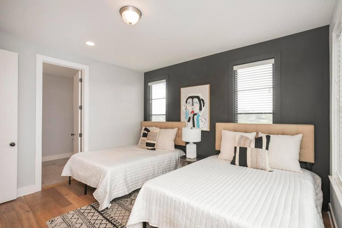 Downtown Modern, Rooftop Patio, Vanderbilt, 8 Beds Nashville