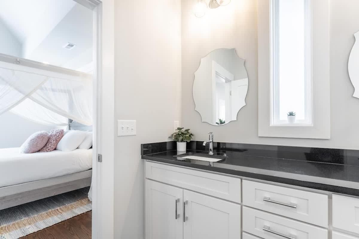 4br East - Walk To Bars & Restaurants *