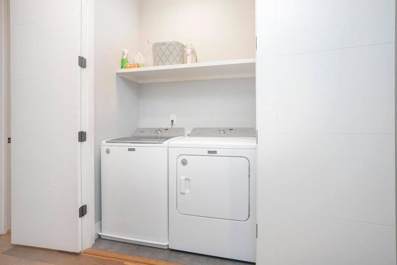 Holiday home Downtown Modern, Rooftop Patio, Vanderbilt, 8 Beds *