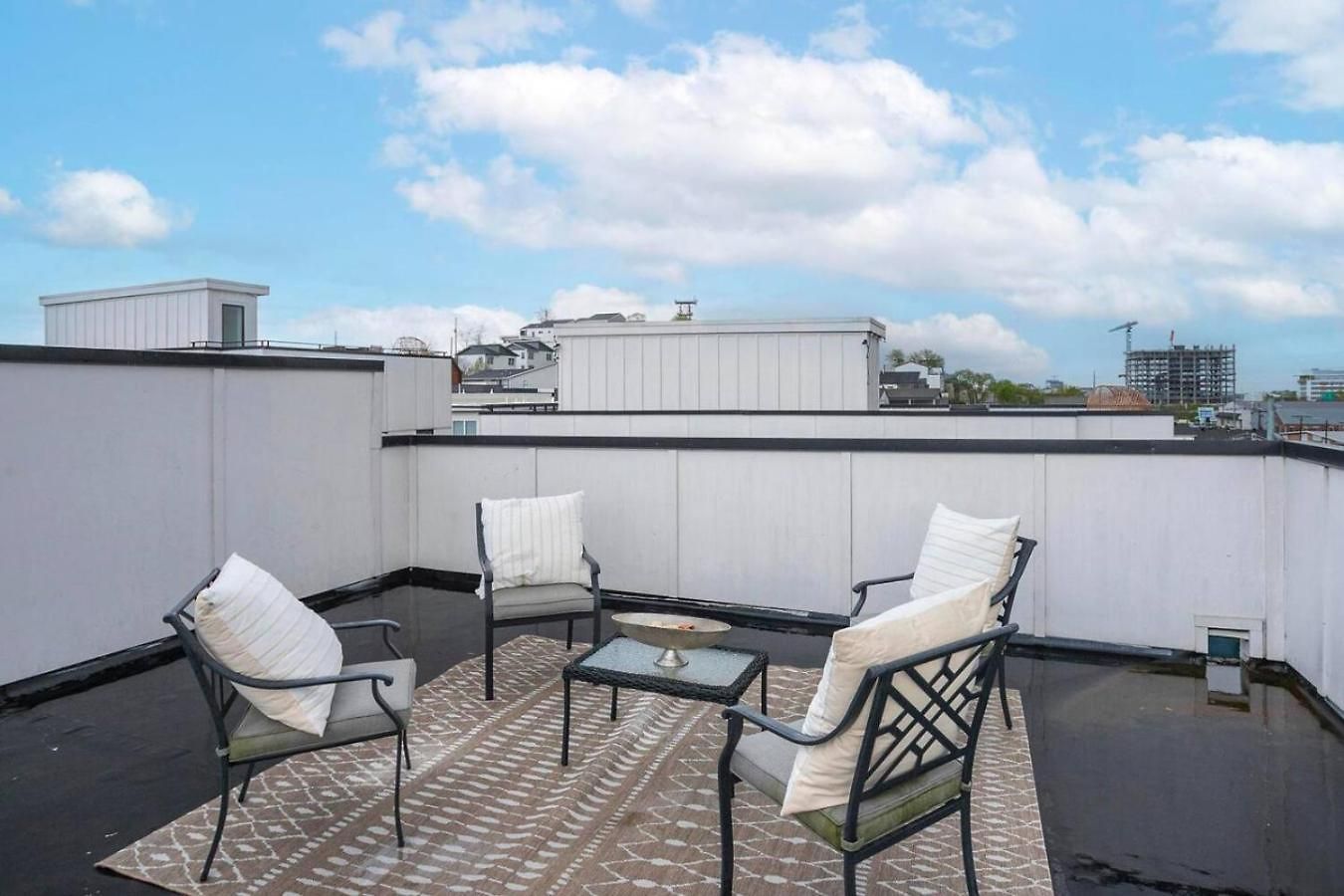 Downtown Modern, Rooftop Patio, Vanderbilt, 8 Beds