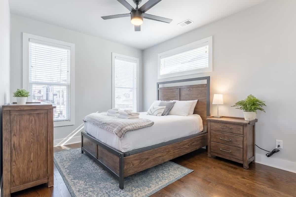 4br East - Walk To Bars & Restaurants Holiday home *