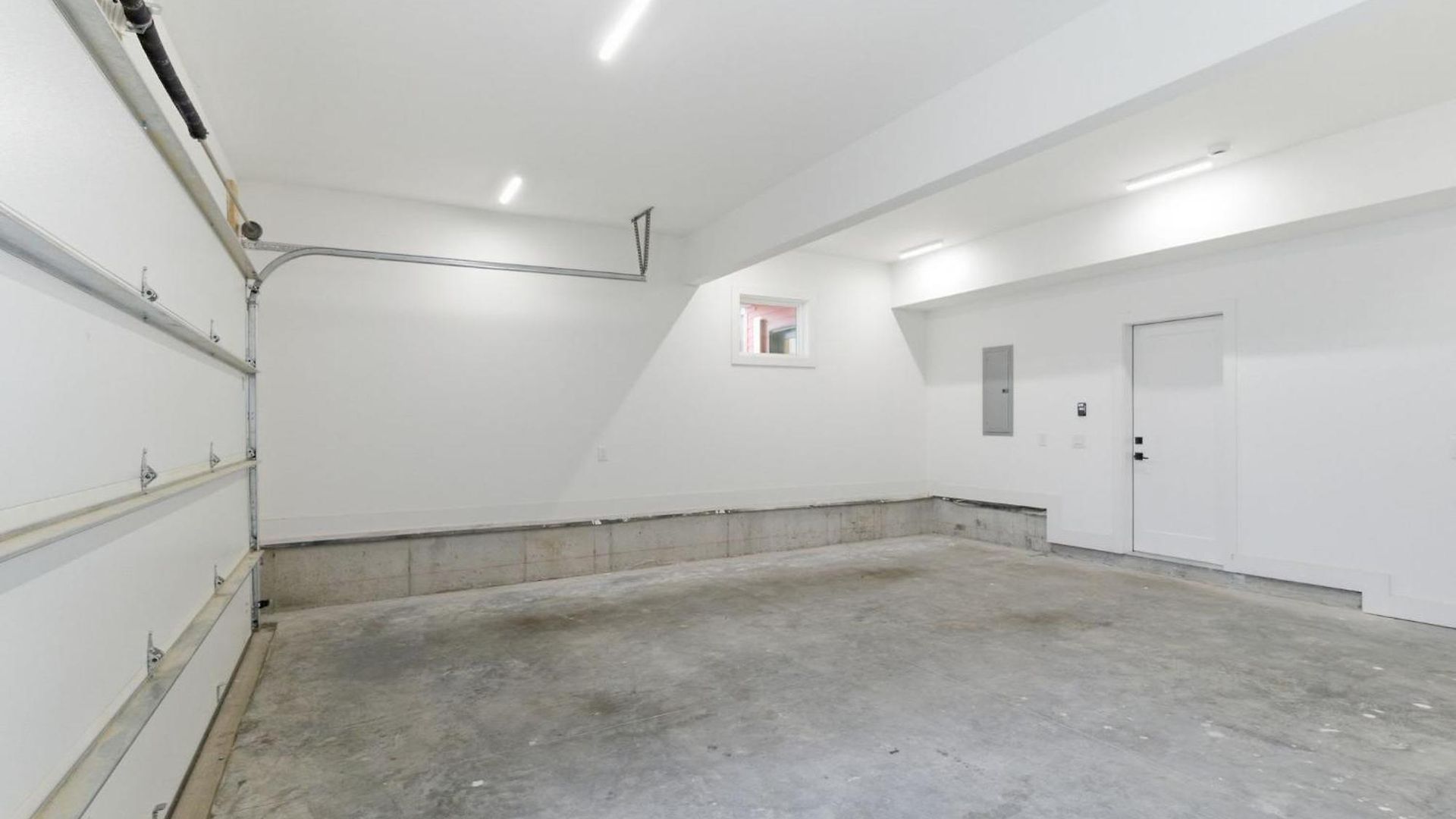 Elevated Luxury Skyline Views Near Broadway Holiday home *