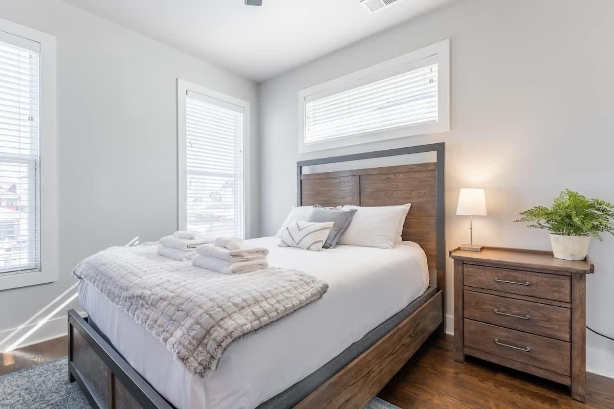 4br East - Walk To Bars & Restaurants * Nashville