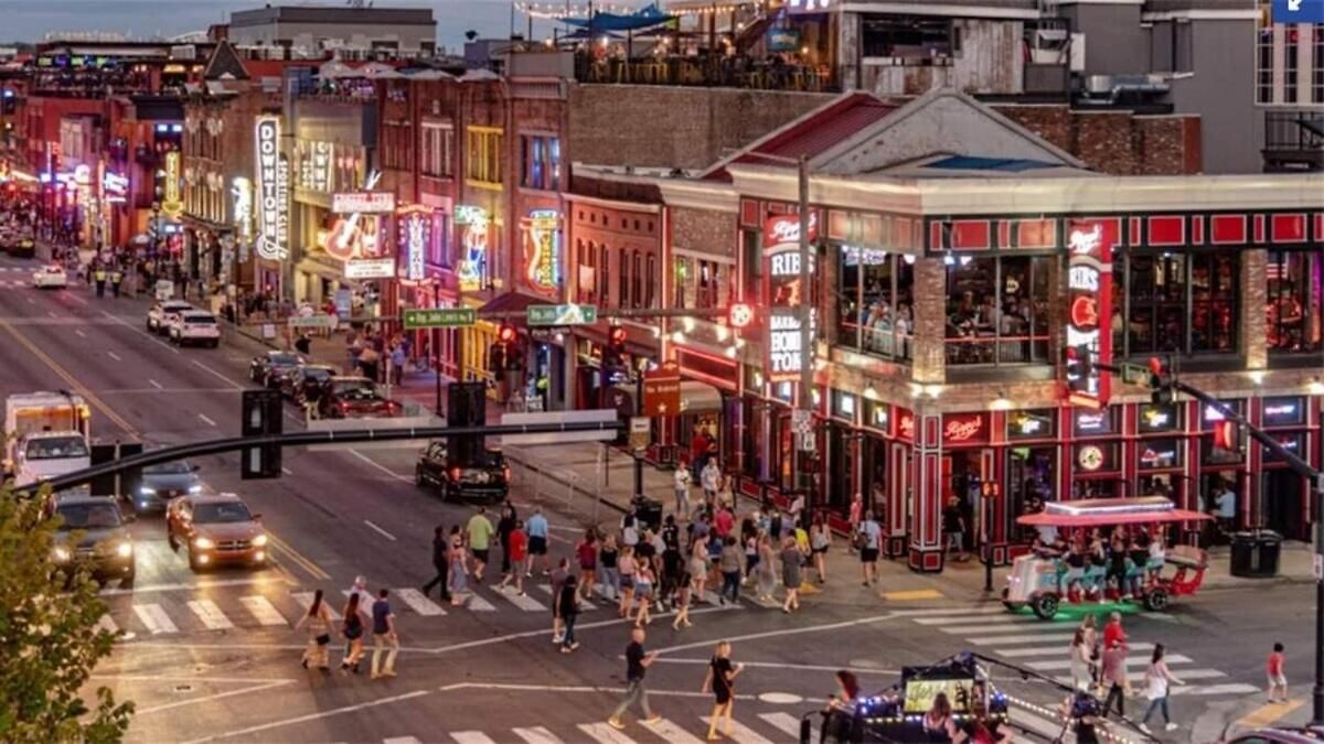 Funk House. Mins To Broadway. Parking * Nashville