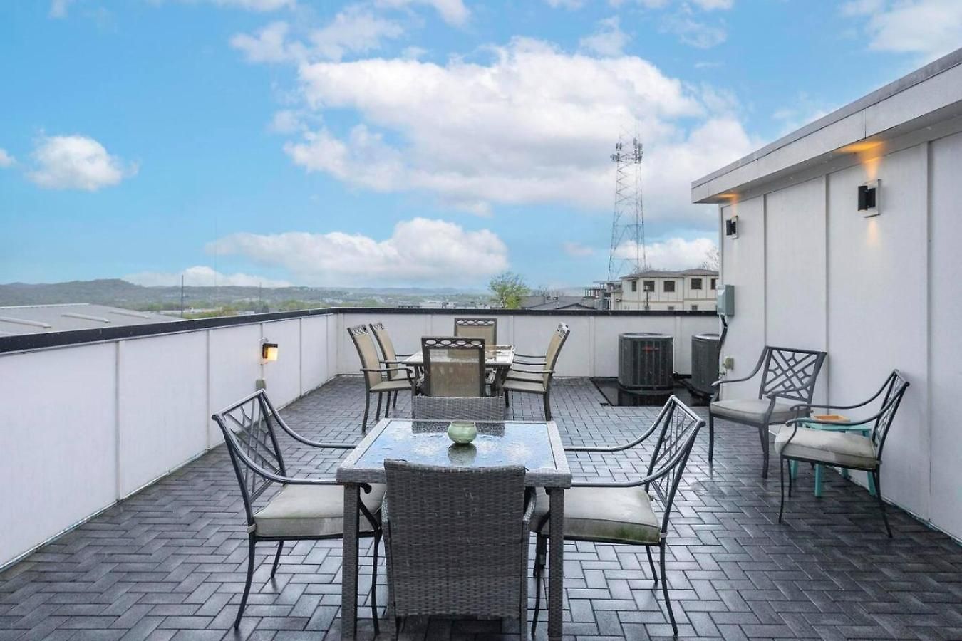 Downtown Modern, Rooftop Patio, Vanderbilt, 8 Beds *