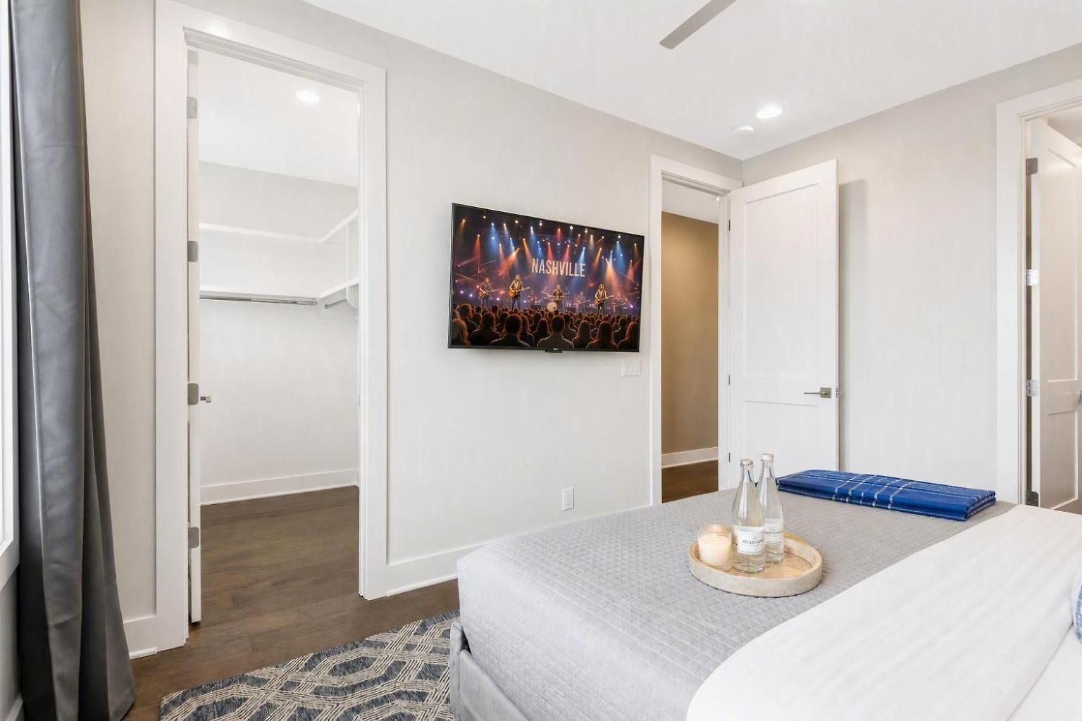 2 Rooftop Homes - Sleeps 24 - Near Geodis Park * Nashville
