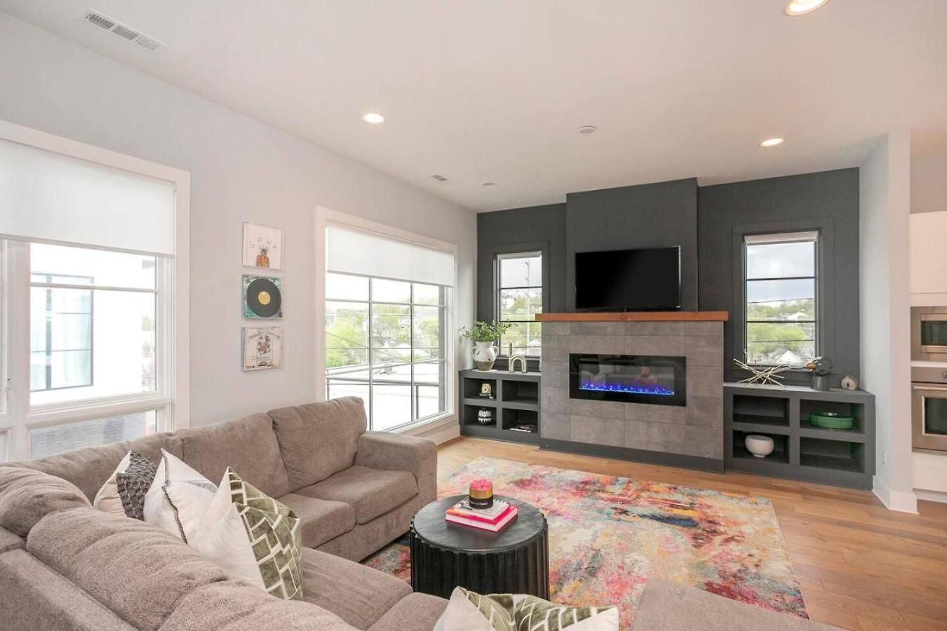 Downtown Modern, Rooftop Patio, Vanderbilt, 8 Beds Holiday home *
